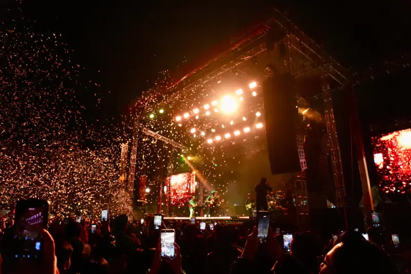 Ciudadanía oaxaqueña cantó y bailó con Caloncho por la paz