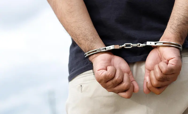 Detienen a presunto líder de facción de Los 300 tras cateos en GAM e Iztapalapa