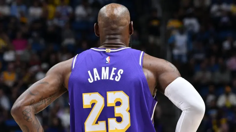 LeBron James rompe el récord de más partidos jugados en la NBA