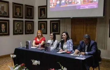 Diserta Alma Bahena sobre la organizacón normativa de autogobierno