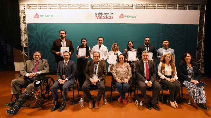 Pemex inicia formación de 291 médicos especialistas y aumenta inversión en servicios de salud