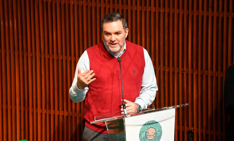 Frenan ciudadanos excesos del poder: Federico Döring