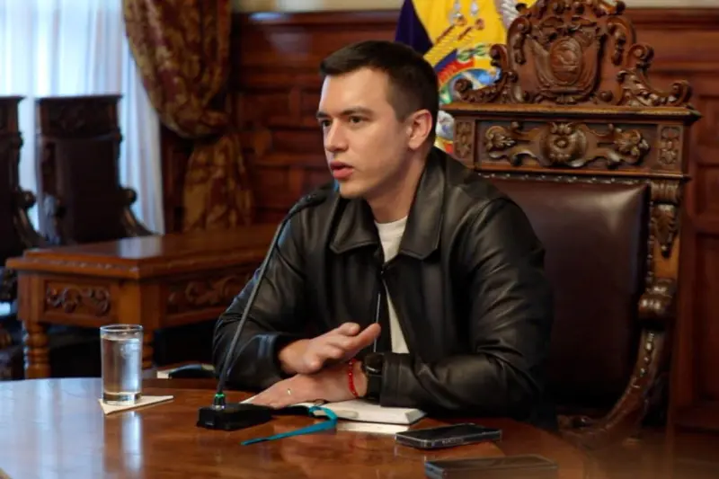 Desmiente Daniel Noboa a Gustavo Petro por supuesto bombardeo a Colombia