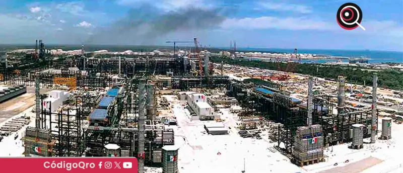 Pemex sofoca incendio registrado en la Refinería Olmeca, en Tabasco