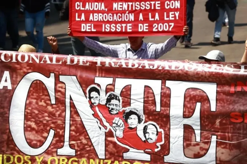 Se manifiesta CNTE en embajadas de EU, Panamá e Israel