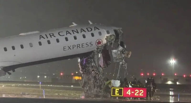 Confirman muerte de 2 pilotos y 41 heridos en choque en LaGuardia