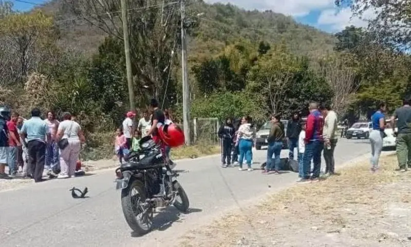 Mueren jóvenes en accidente de moto en Veracruz