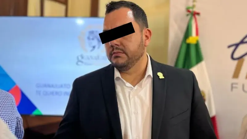 Sigue impune corrupción con permisos para taxis en Guanajuato; exdirector estatal gana amparo