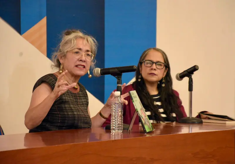 Cristina Rivera Garza consagra la FNL de la UASLP con Terrestres