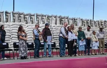 Impulsan productividad del campo michoacano con entrega de fertilizantes