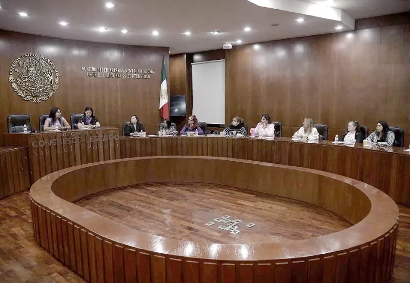 Continúa Seminario 8M con análisis sobre violencia feminicida