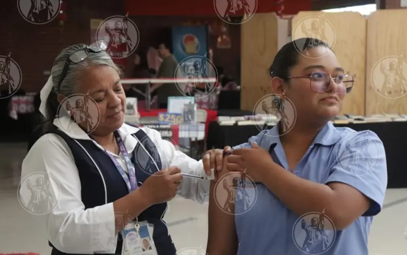 Habilitan módulos de vacunación contra sarampión en plazas comerciales