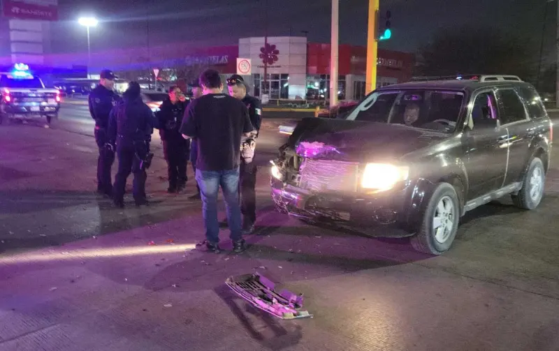 Choque entre patrulla y auto particular deja tres lesionados
