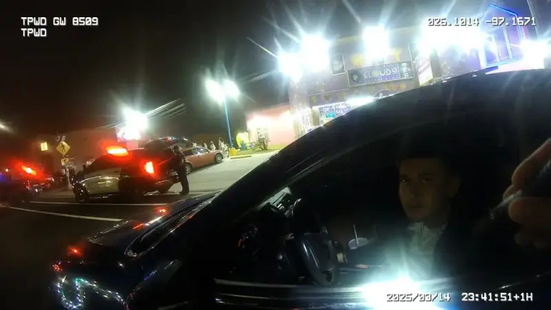 Videos muestran un encuentro mortal y confuso con el ICE en Texas