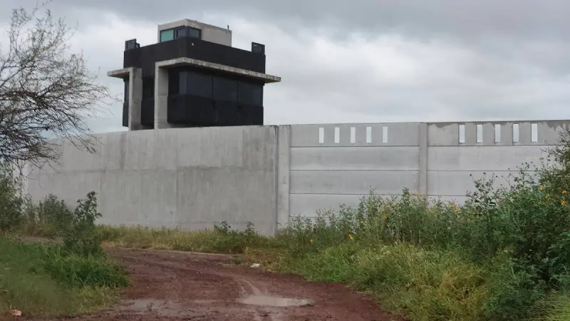 Inseguridad y lluvias retrasan la obra del Infospe en Villagrán