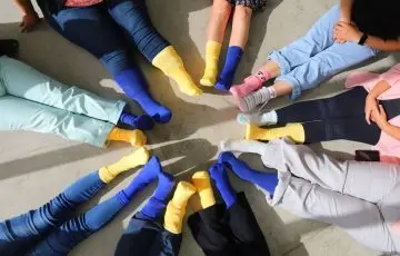 Calcetines disparejos en el DIF Morelia por día del Síndrome de Down