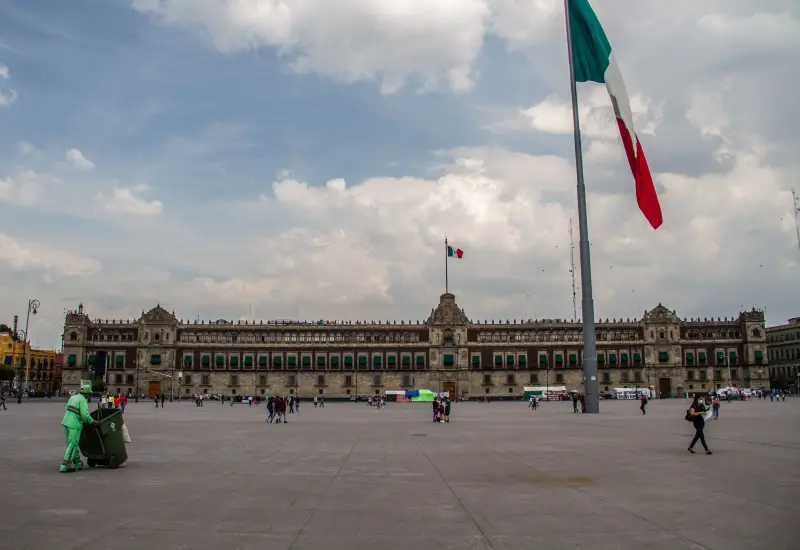 De nuevo revuelo por los balcones de Palacio