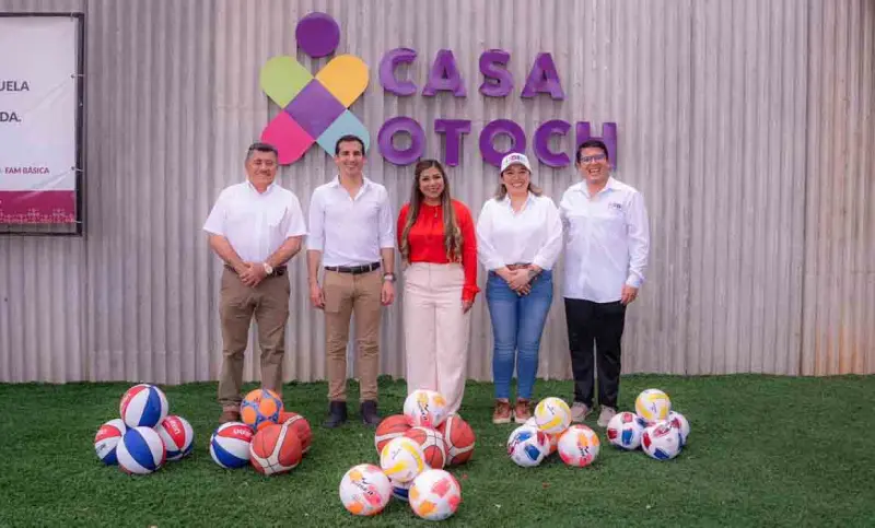 Visita Rommel Pacheco la Casa Otoch en Mérida