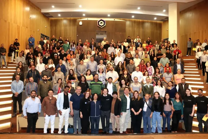 Felifer Macías consolida a Querétaro como capital del emprendimiento con BLOQUERS