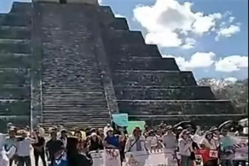 Protesta la CNTE en Chichén Itzá tras evento del Mundial