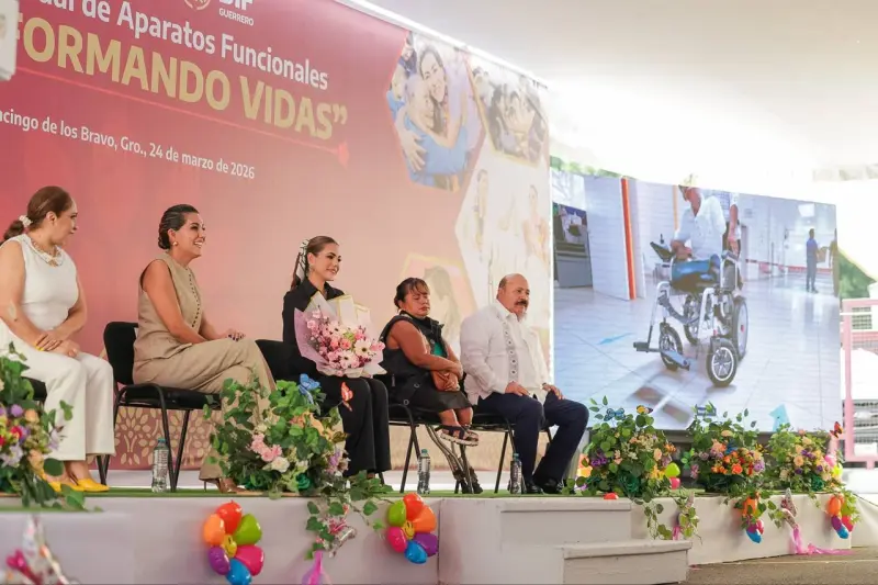 Evelyn Salgado y la presidenta del DIF Guerrero, Liz Salgado, entregan más de 486 aparatos para impulsar autonomía de personas con discapacidad en Guerrero 