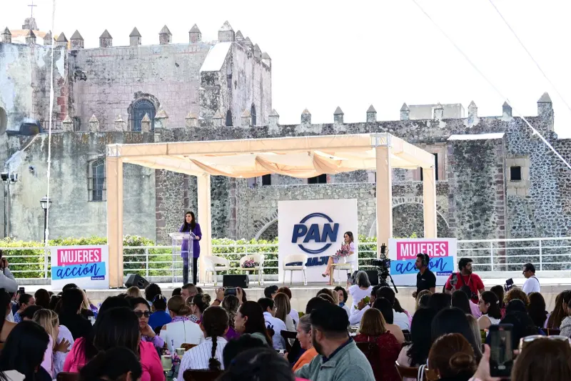 Mujeres panistas dialogan sobre liderazgo y democracia