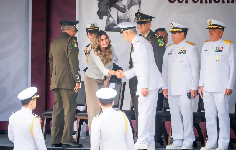 Participa Maryjose en conmemoración de 100 años de Aviación Naval
