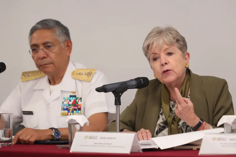 Playas del Golfo, limpias para los turistas luego del derrame: Semar