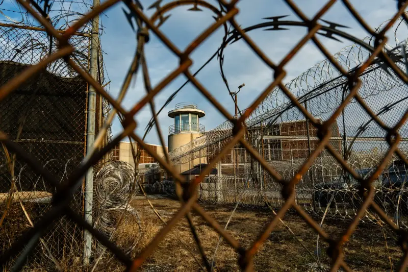 Las nuevas drogas mortales llegan en papel e ingresan clandestinamente a prisiones