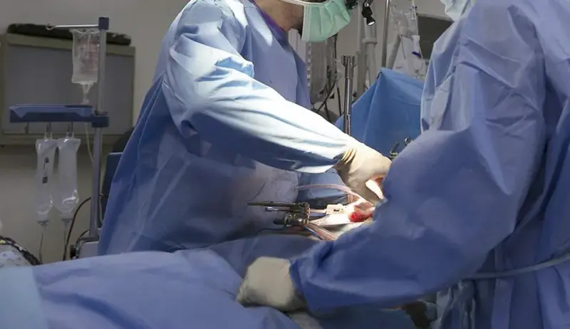 Cierran quirófanos por fallas sanitarias