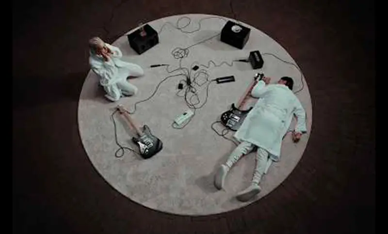 Suelta Ca7riel & Paco Amoroso Free spirits