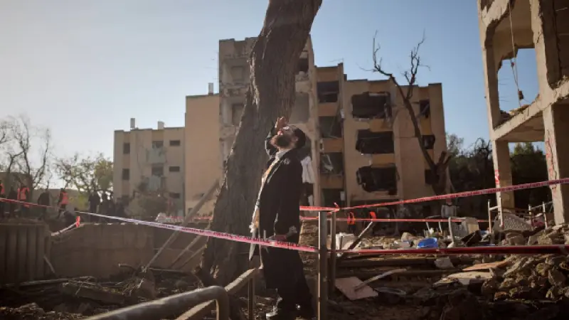 Irán amenaza con cerrar el estrecho de Ormuz y EU eleva la presión militar