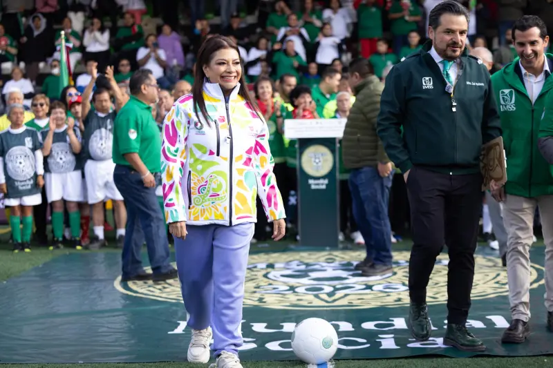 Anuncia Brugada festival futbolero en el Zócalo