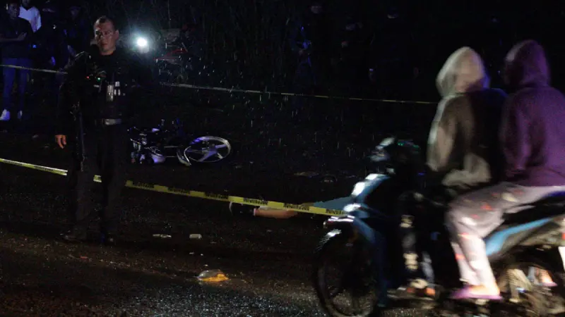 Motociclista se mata al estrellarse contra un caballo en Pénjamo