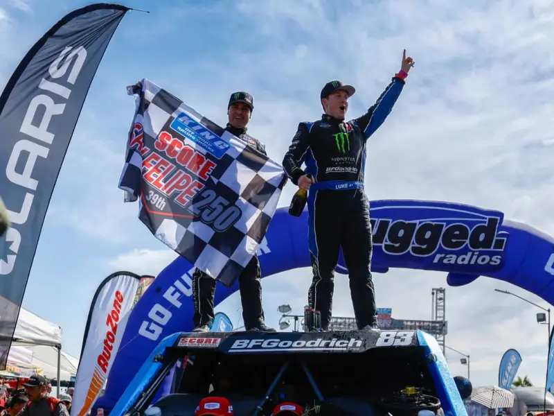 Luke McMillin y Tyler Lynn fueron los ganadores extraoficiales de la Baja 250 de Score International