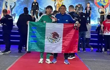 Alan Uribe se proclama campeón de la Copa Abierta de Muaythai Antalya