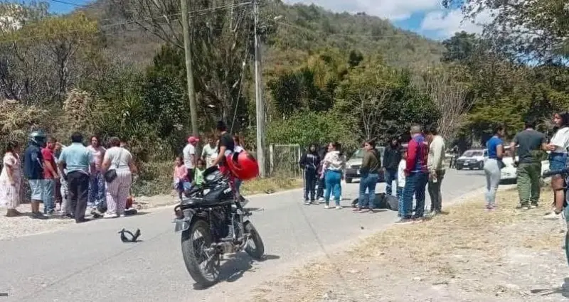 Mueren jóvenes en accidente de moto en Uxpanapa