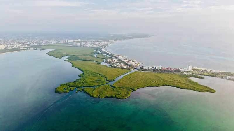 Buscan retirar embarcaciones abandonadas antes de abrir Puente Nichupté