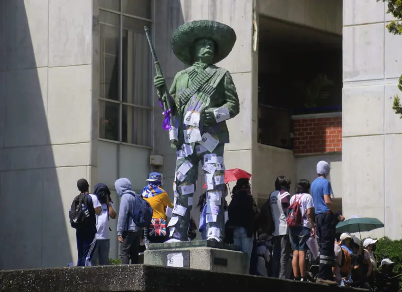 Resistencia estudiantil UAEM rechaza carta de no represalias de Rectoría
