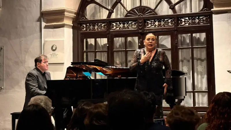 Ana Caridad Acosta triunfa en su regreso a Guanajuato con el concierto “Tierra de mis amores”