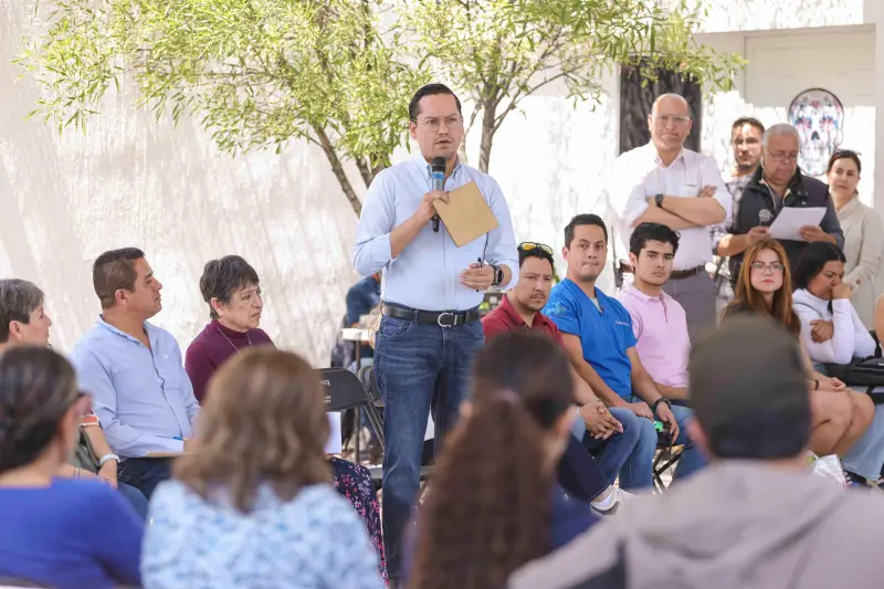 Chepe Guerrero se reúne con vecinos del fraccionamiento La Vida