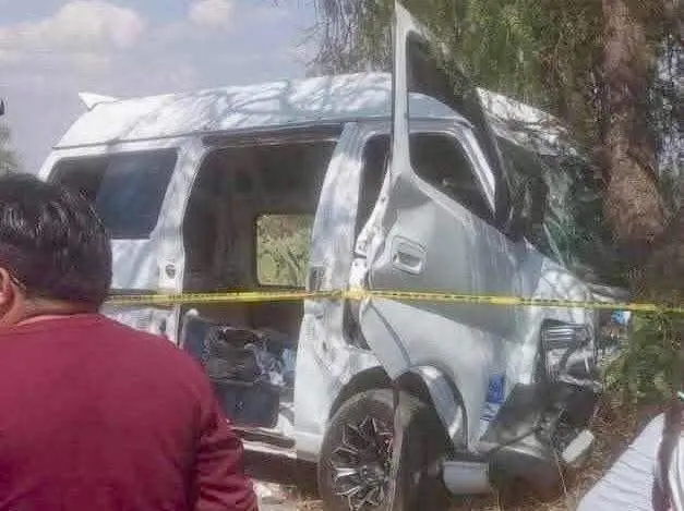 Deja colisión en Temascalapa un muerto y ocho heridos