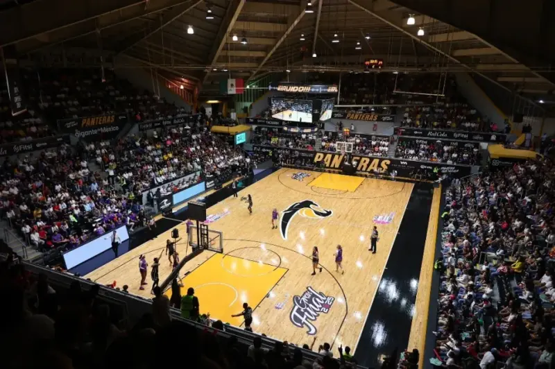 Gran debut de las campeonas