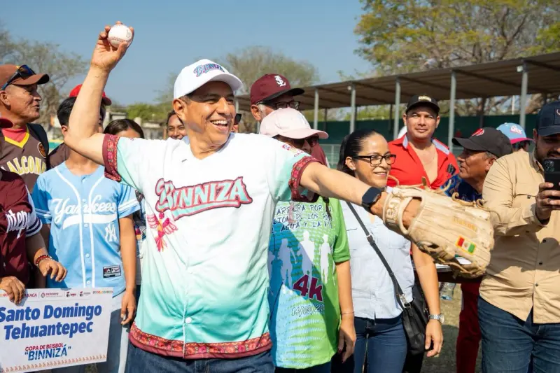Inaugura Salomón Jara Copa de Béisbol Binnizá en Juchitán