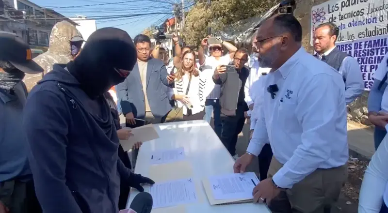 UAEM reconoce legitimidad del movimiento y entrega carta de garantías