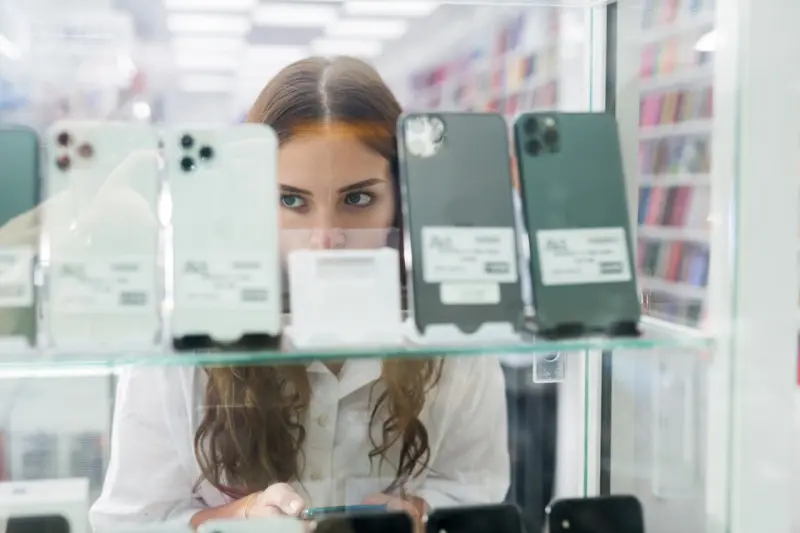 Poco vs. Galaxy: lo que separa a un celular de 2,000 pesos de uno de 30,000