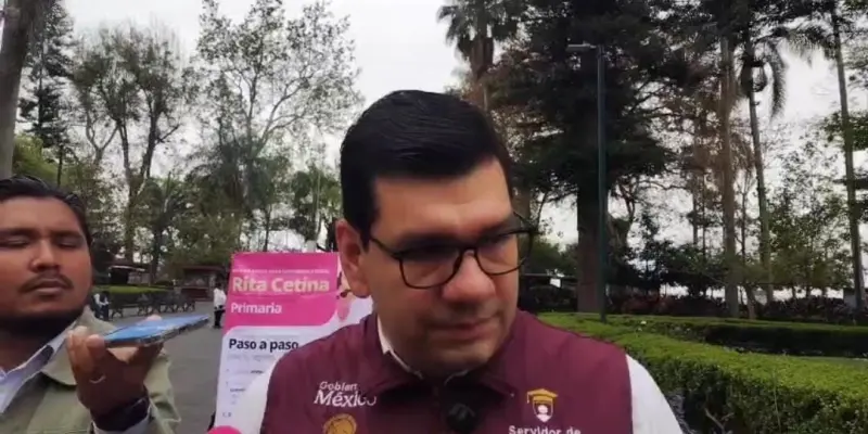 En Xalapa instalan módulos para registro de Becas Rita Cetina