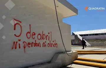 Vandalizan comuneros oficinas de SEE en protestas por caso Arantepacua