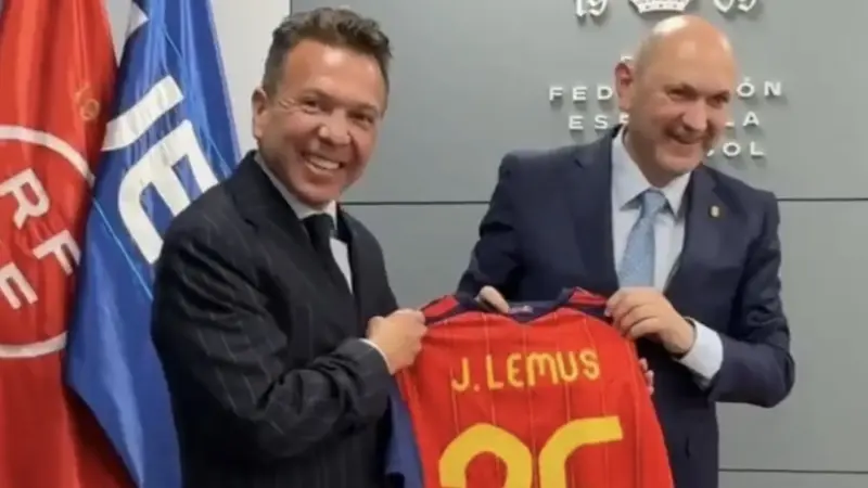 Recibe Lemus al presidente de la Real Federación Española de Futbol