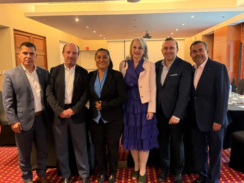 Presenta Abelina Plan Maestro para Caleta ante líderes hoteleros en CDMX